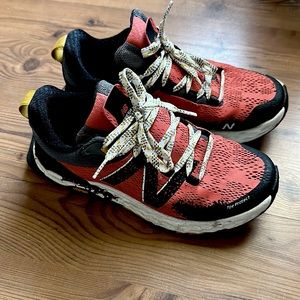 Womens US 7.5 New balance trail runner with fresh foam/Vibram soles
